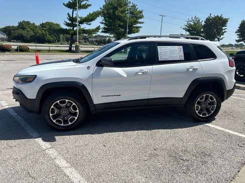 Used 2021 Jeep Cherokee Trailhawk w/ Trailer Tow Group AWD/4WD image 16
