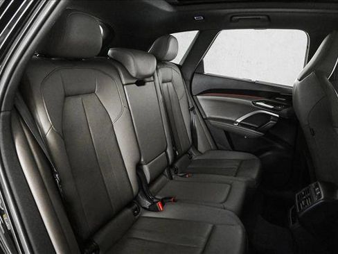 New 2025 Audi Q5 Premium Plus image 19