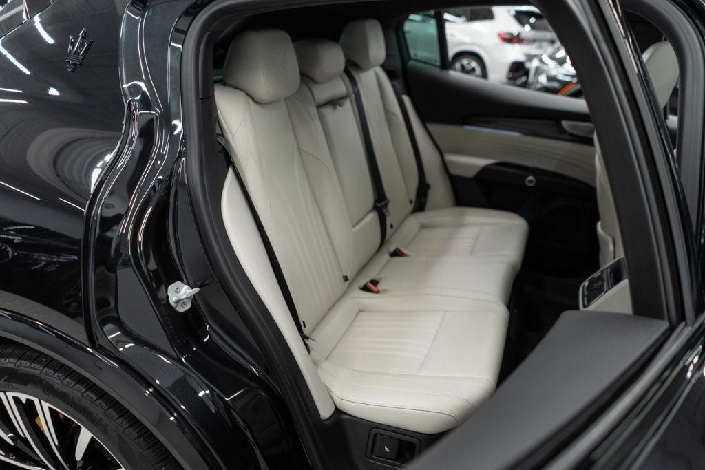 Used 2023 Maserati Grecale Modena AWD/4WD image 12