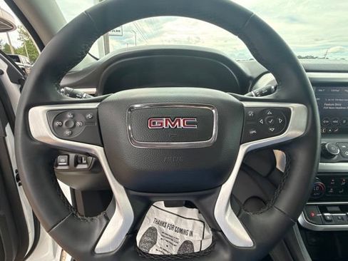 Used 2023 GMC Acadia SLT FWD image 21