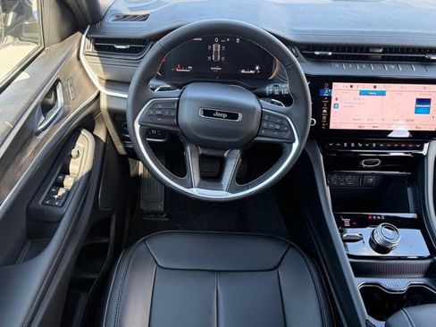 New 2026 Jeep Grand Cherokee Limited AWD/4WD image 39