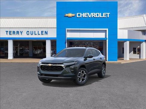 New 2026 Chevrolet Trax LT w/ Driver Confidence Package image 8