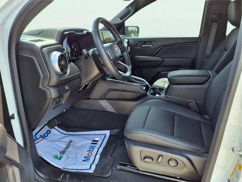 Used 2024 Chevrolet Colorado LT w/ LT Convenience Package III AWD/4WD image 19