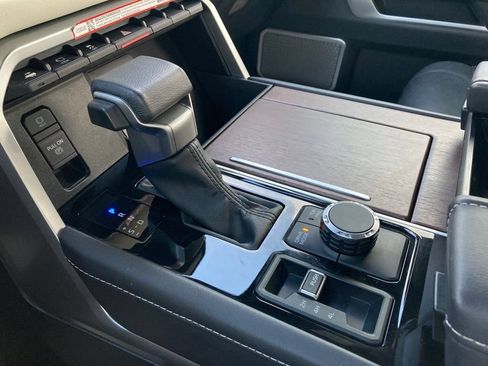 Certified 2025 Toyota Sequoia Capstone AWD/4WD image 28