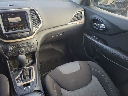 Used 2014 Jeep Cherokee Latitude image 15