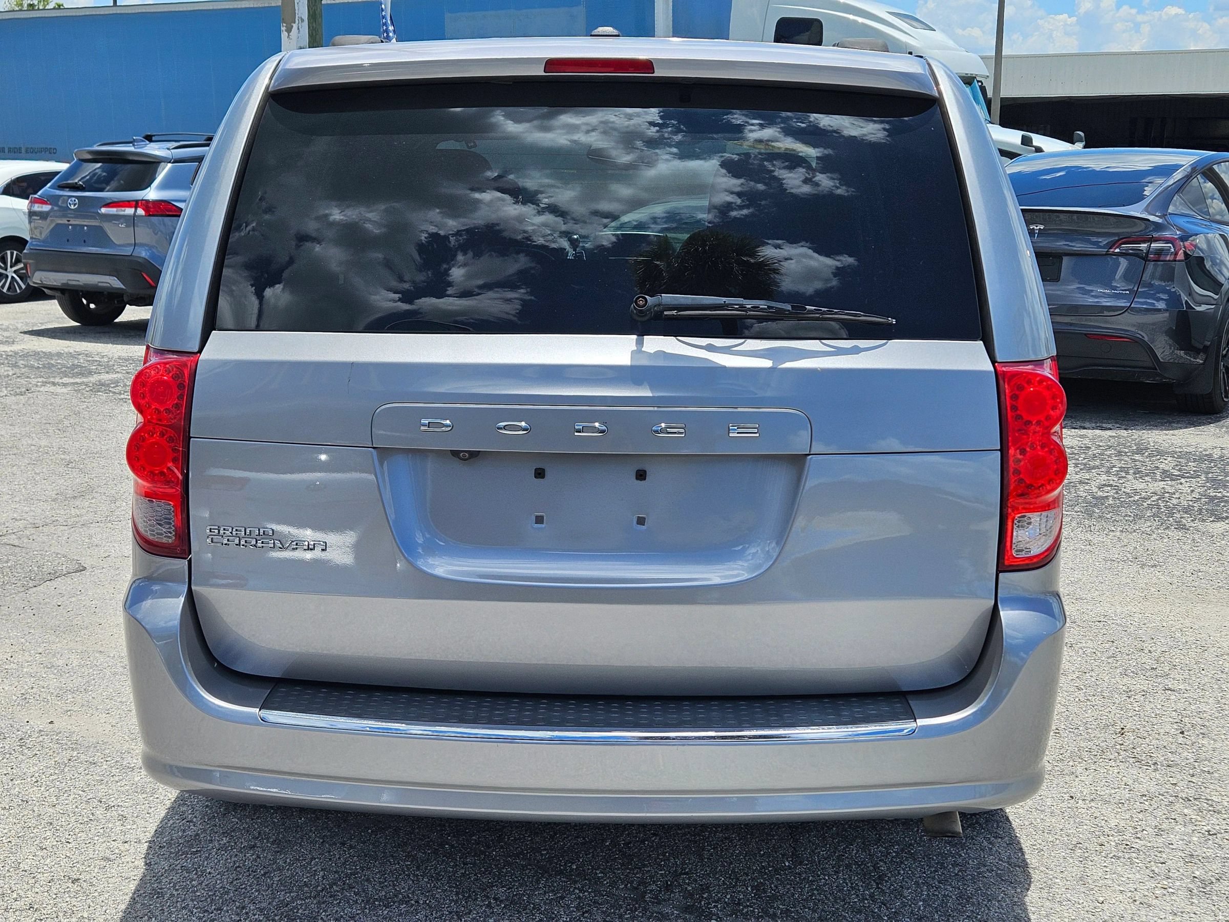 Used 2017 Dodge Grand Caravan SXT FWD image 7