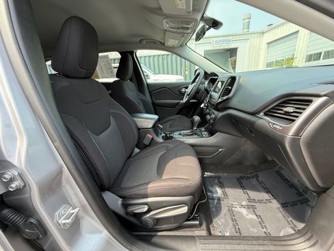 Used 2020 Jeep Cherokee Latitude AWD/4WD image 26