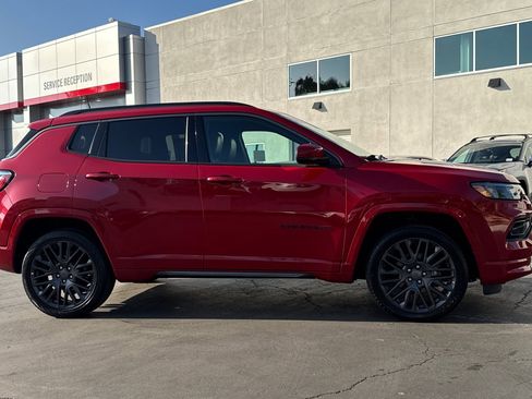 Used 2022 Jeep Compass Limited image 3