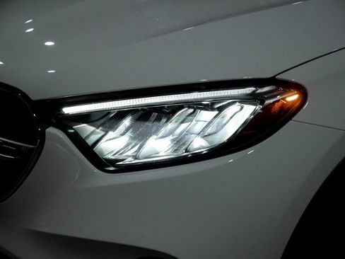 Certified 2026 Mercedes-Benz GLC 300 image 8