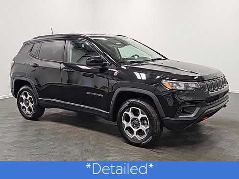 Used 2022 Jeep Compass Trailhawk image 3