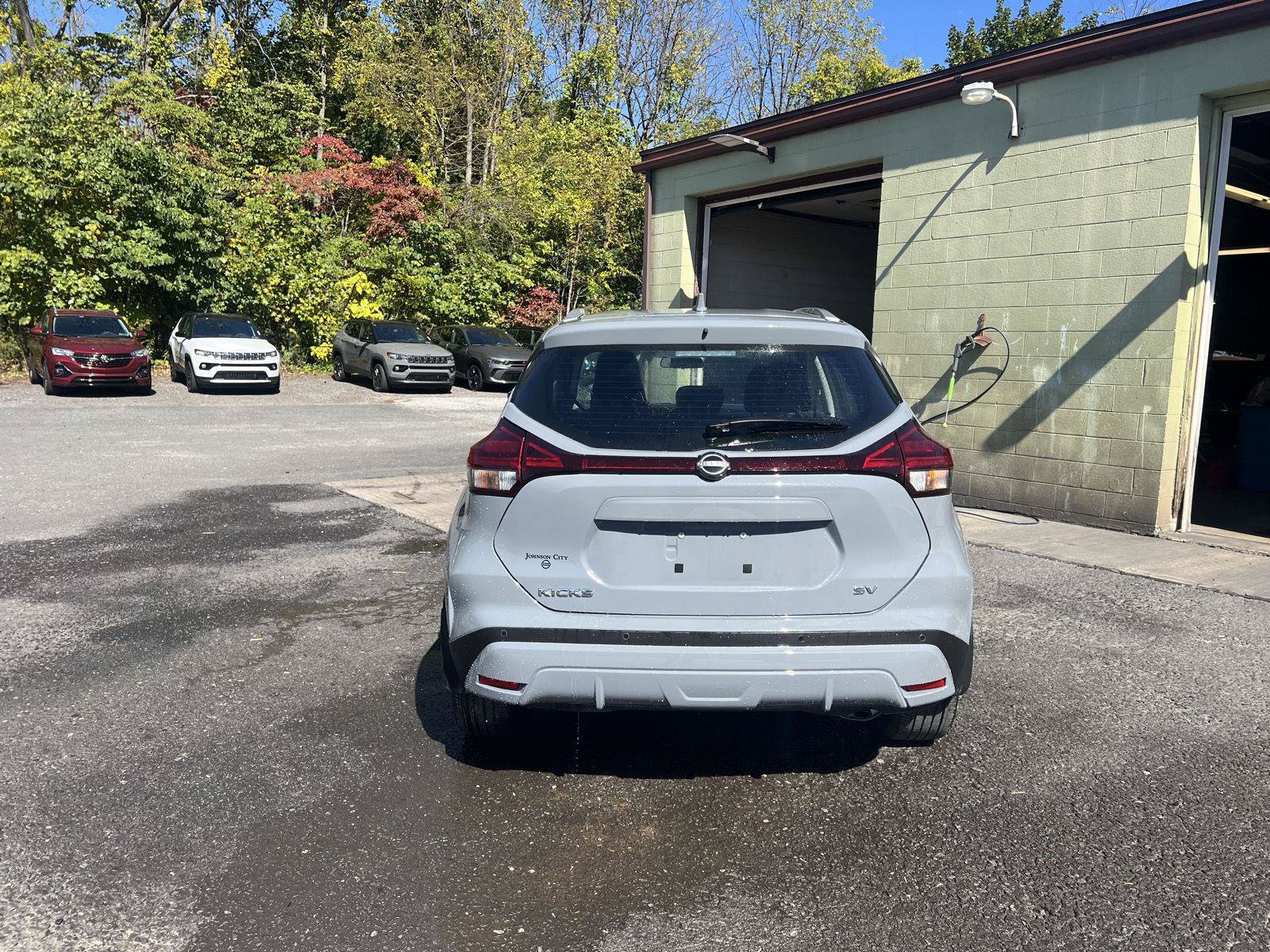 Used 2024 Nissan Kicks SV FWD image 4
