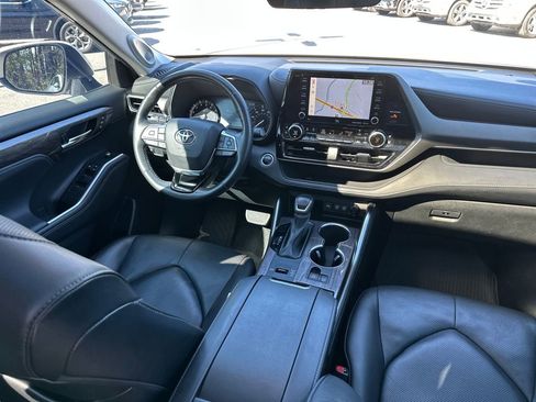 Used 2021 Toyota Highlander Limited image 39
