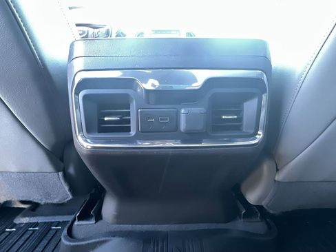 Certified 2022 GMC Sierra 1500 SLT w/ SLT Convenience Package image 20