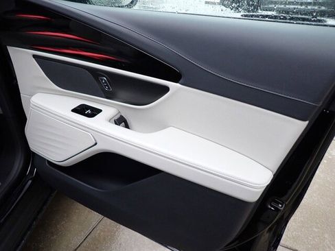 New 2026 Lincoln Nautilus Premier image 35