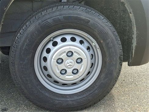 Used 2025 RAM ProMaster 2500 w/ Convenience Group image 8