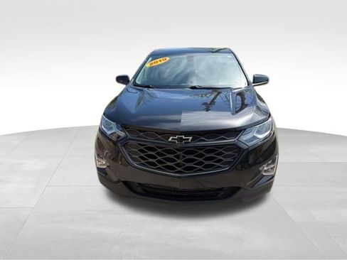 Used 2019 Chevrolet Equinox LT image 2