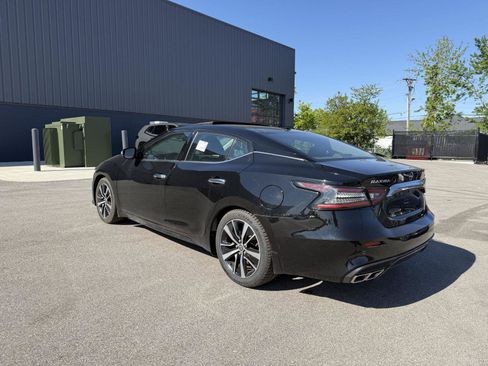 Used 2023 Nissan Maxima SL FWD image 3