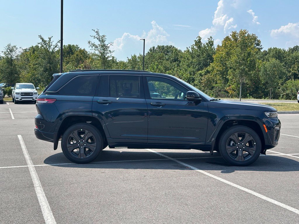 New 2027 Jeep Grand Cherokee Limited AWD/4WD image 9