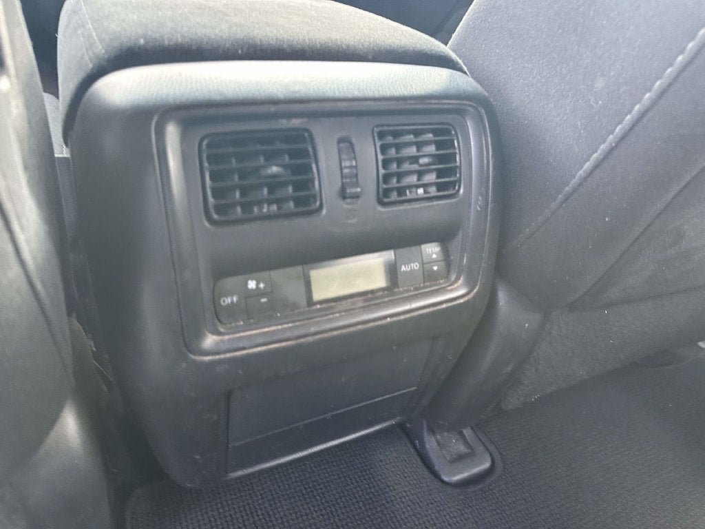 Used 2015 Nissan Pathfinder SV w/ Cargo Package FWD image 10