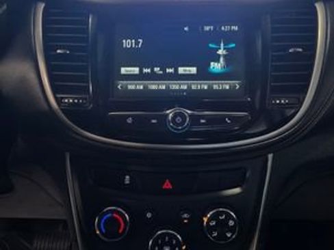 Used 2017 Chevrolet Trax LS image 17