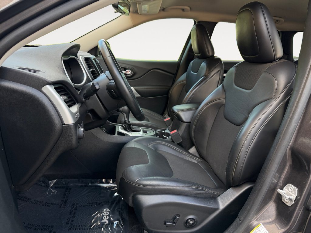 Used 2018 Jeep Cherokee Latitude Plus FWD image 14