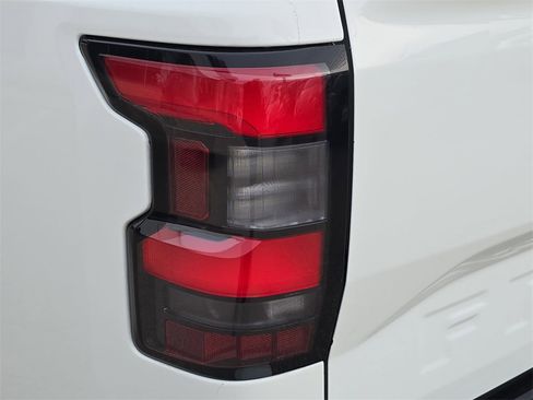 Used 2022 Nissan Frontier SV image 31