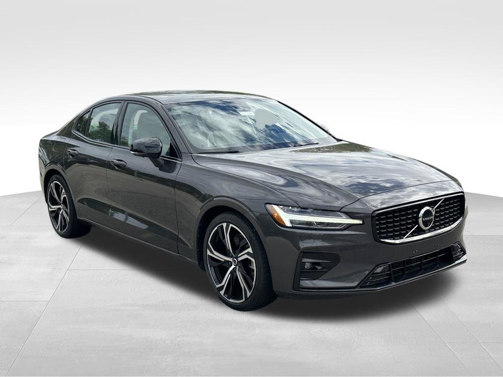 Used 2023 Volvo S60 B5 Plus w/ Climate Package AWD/4WD image 5