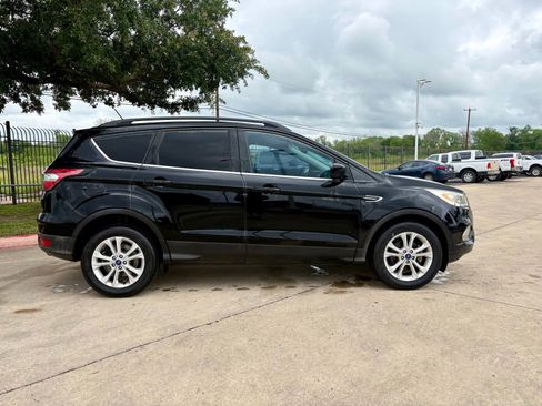 Used 2018 Ford Escape SEL FWD image 2
