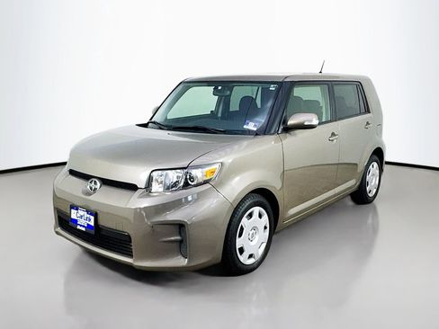 Used 2012 Scion xB FWD image 3