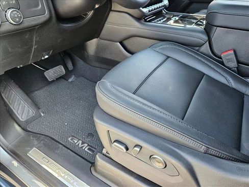 New 2026 GMC Yukon XL Denali w/ Sun & Power Step Package image 4