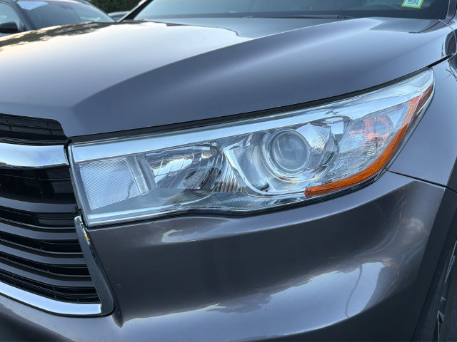 Used 2016 Toyota Highlander XLE FWD image 7