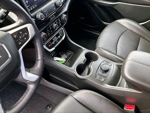 Used 2022 GMC Terrain SLT w/ Infotainment Package II image 17