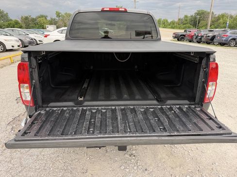 Used 2012 Nissan Frontier SV w/ SV Premium Utility Pkg AWD/4WD image 17