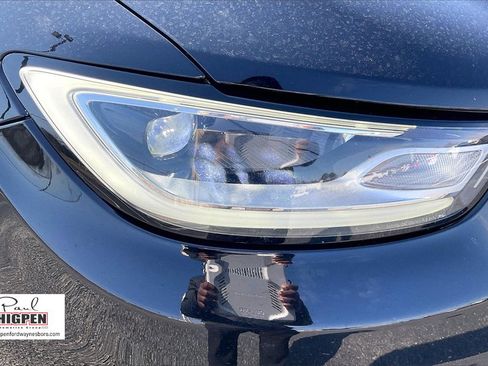 Used 2024 Chrysler Pacifica Touring-L image 29