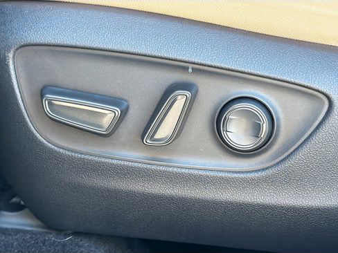 Used 2024 Toyota RAV4 XLE FWD image 23