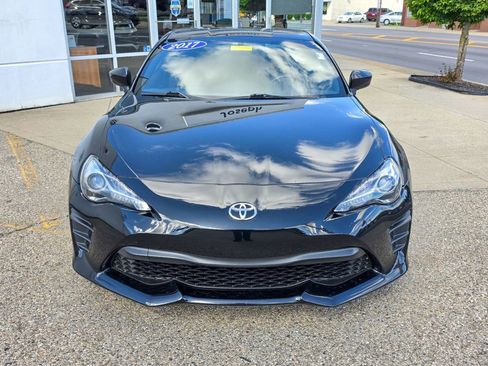 Used 2017 Toyota 86 RWD image 8