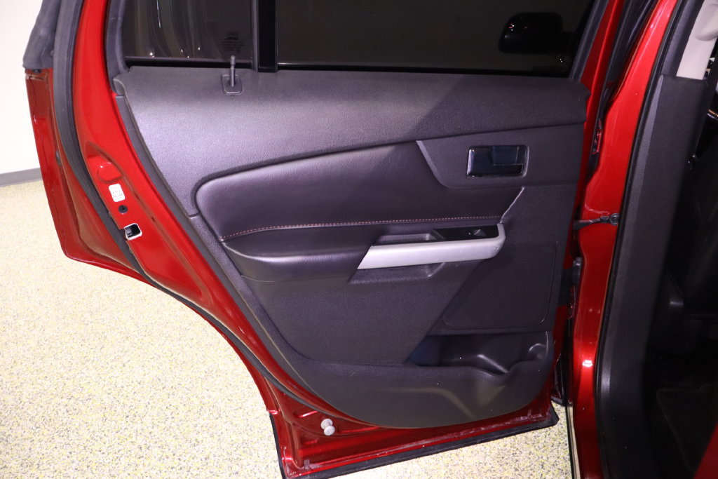 Used 2013 Ford Edge Limited FWD image 35