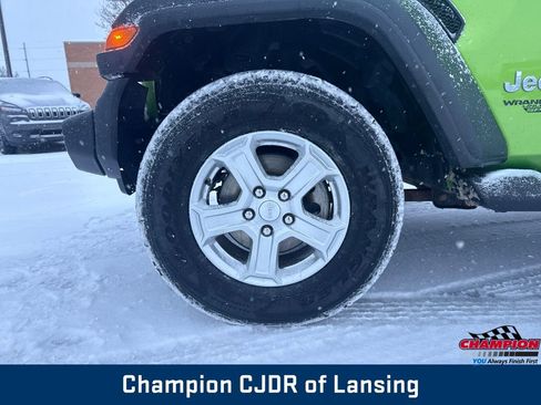 Used 2018 Jeep Wrangler Unlimited Sport S image 31