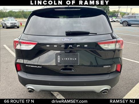 Used 2020 Ford Escape Titanium w/ Titanium Premium Package 2.0 AWD/4WD image 4