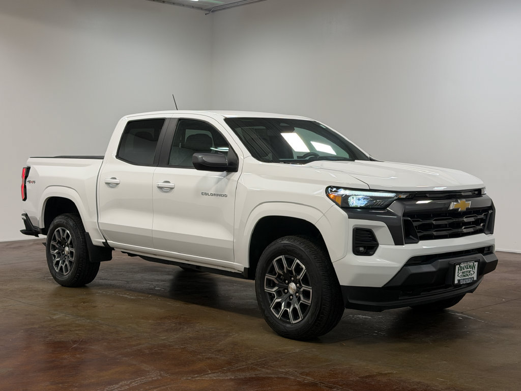 Used 2023 Chevrolet Colorado LT w/ LT Convenience Package III AWD/4WD image 22