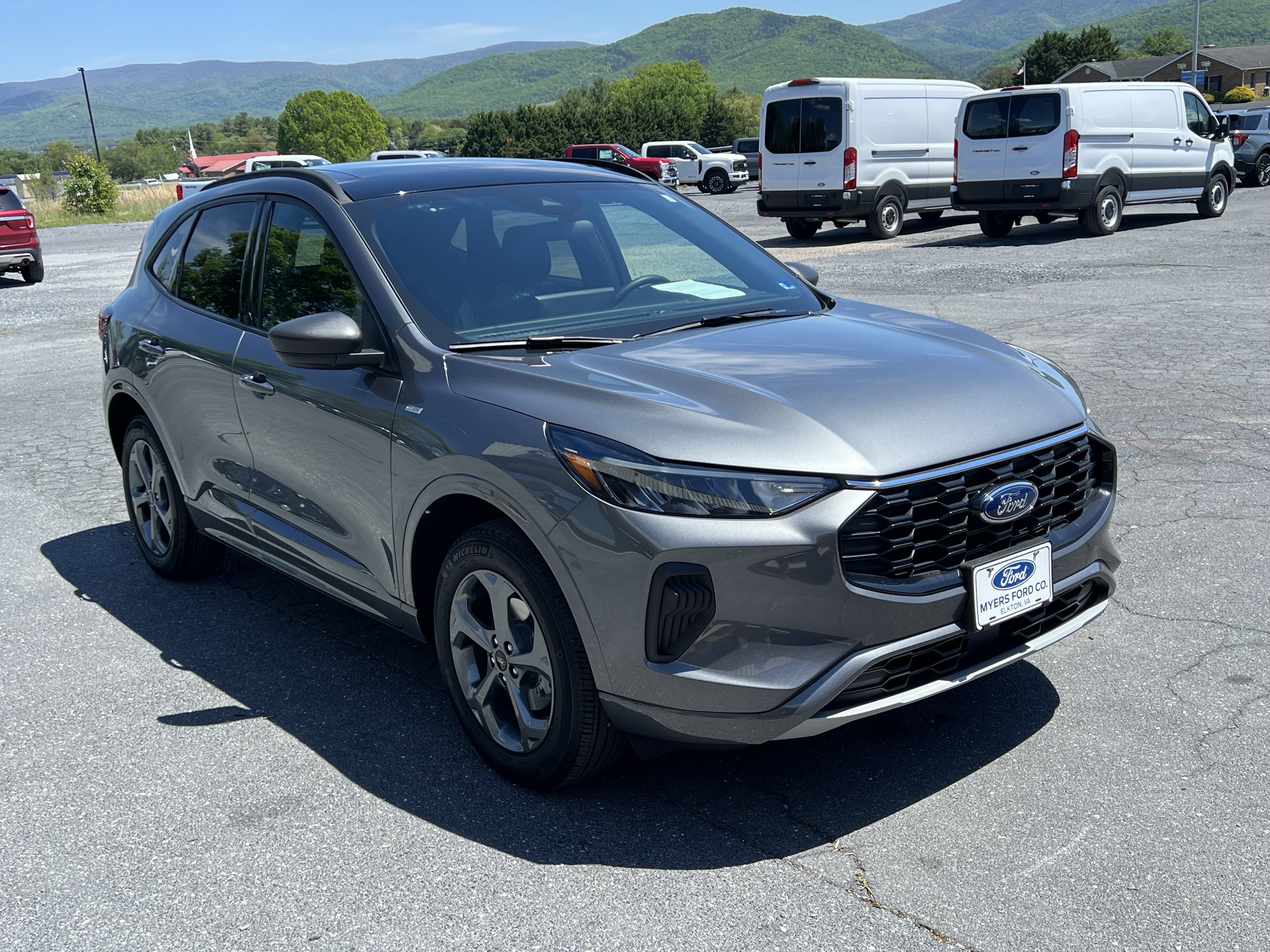 Used 2024 Ford Escape ST-Line w/ Tech Pack #1 AWD/4WD image 4