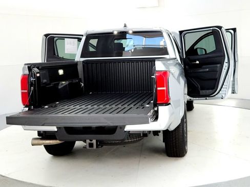 Used 2025 Toyota Tacoma TRD Sport w/ TRD Sport Premium Package AWD/4WD image 11