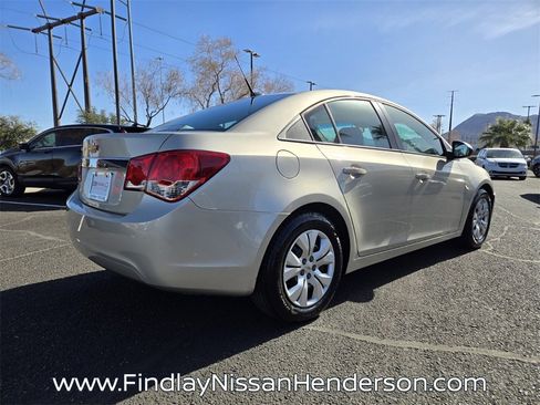 Used 2014 Chevrolet Cruze LS image 6