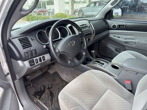 Used 2010 Toyota Tacoma PreRunner RWD image 11