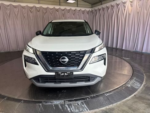 Used 2023 Nissan Rogue S AWD/4WD image 2