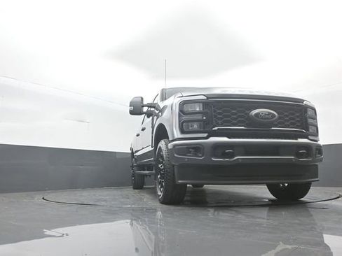 New 2026 Ford F350 Lariat w/ Black Appearance Package image 28