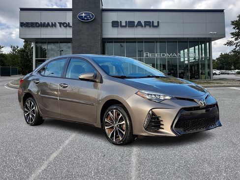 Used 2017 Toyota Corolla SE image 1