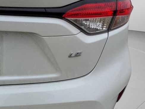 Used 2025 Toyota Corolla LE image 13