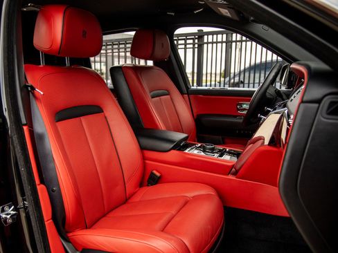 Used 2021 Rolls-Royce Cullinan image 49