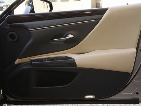 Used 2021 Lexus ES 350 w/ Premium Package image 24